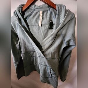 Lululemon Vneck Hoodie Pullover. Size 8